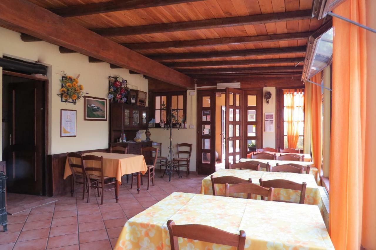 Fattoria Delle Rose Villa Salussola Exterior photo